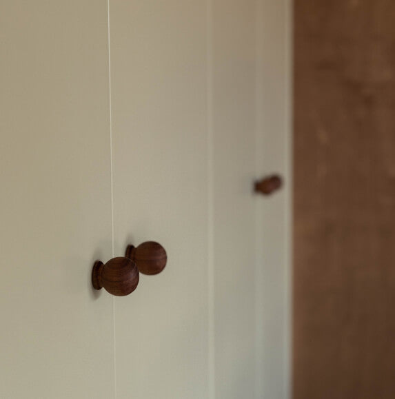 Homewerk finishes cabin handles